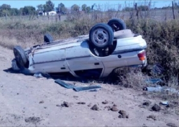 Un sangenarino volcó con su auto y sufrió una fractura
