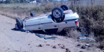 Un sangenarino volcó con su auto y sufrió una fractura