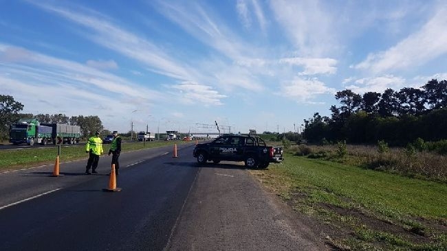 Calzada reducida en autopista por trabajos y demoras en rutas por congestión