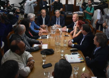 Municipales acordaron las paritarias y se espera la decisión de los maestros