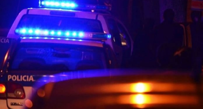 Una familia fue asaltada en autopista, le robaron pertenencias y hasta la camioneta