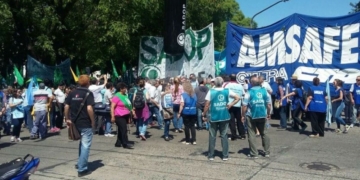 Los docentes santafesinos ratificaron el paro por 48 horas