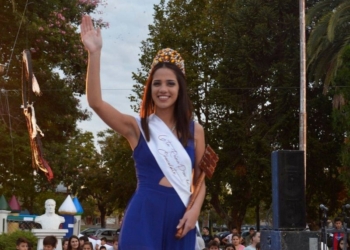 De Timbúes al mundo: Victoria va por su sueño de ser Miss Universal Petite Argentina