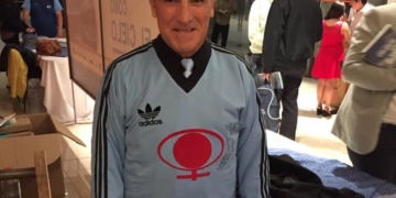 Un reconocido ex DT de Unión de Totoras pelea por su vida