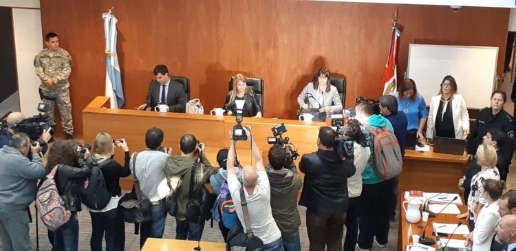 Caso Perassi: vigilia, desayuno y música para aguardar por la lectura del fallo final