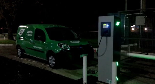 Inauguran este jueves los cargadores para autos eléctricos en la autopista
