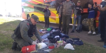 Ruta 34: dos bolivianos fueron detenidos con cocaína escondida en un matafuegos