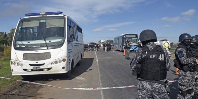 Cuatro agentes fueron imputados por la fuga de presos en autopista