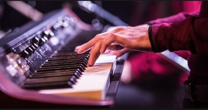 Realizarán un concierto de piano y ensambles en la biblioteca de Maciel