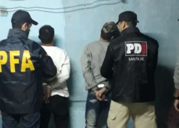 Fuga en autopista: atraparon a otros dos presos y quedan tres prófugos