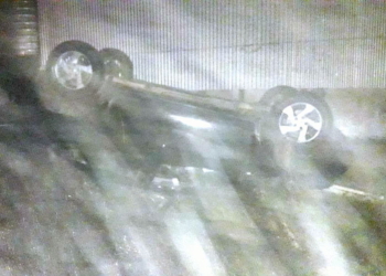 Un auto volcó en medio de la niebla entre Maciel y Monje