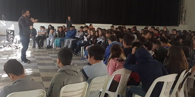 Sebastián Mascherano brindó una charla sobre adicciones en Andino