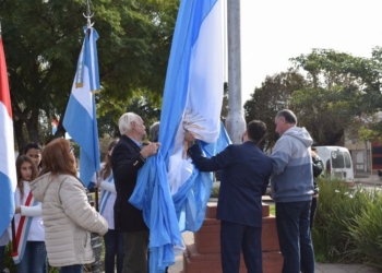 Conmemoración por el Día de la Bandera más linda del mundo