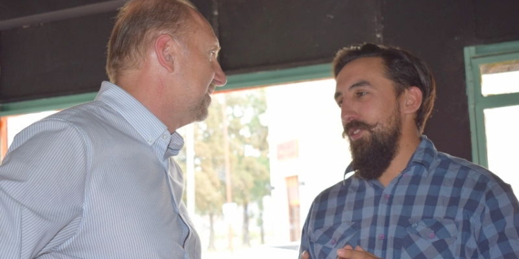 Barrancas: Juan Manuel Regis presentó el programa “Más Trabajo”
