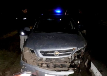 Intentó doblar en U sobre Ruta 11 y fue impactado por un camión