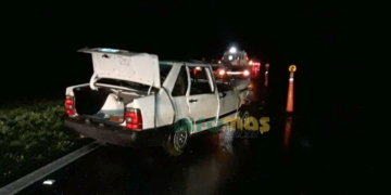 Barrancas: tres heridos al despistar en autopista y volcar en la mano contraria