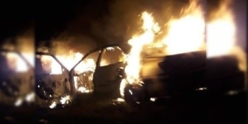 Maciel: un auto ardió en llamas y sus ocupantes escaparon a tiempo