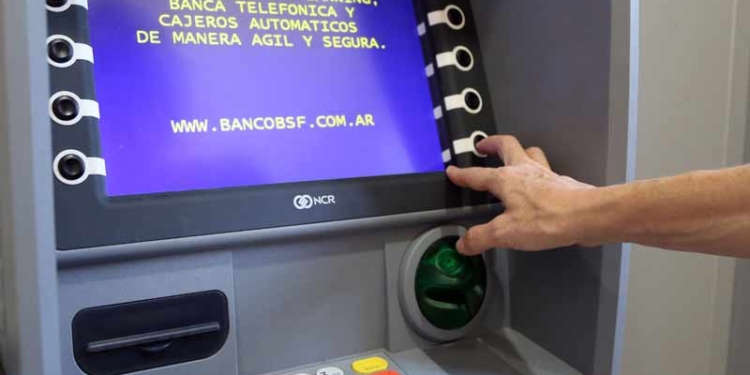 Abonarán este viernes el aguinaldo a los empleados públicos santafesinos