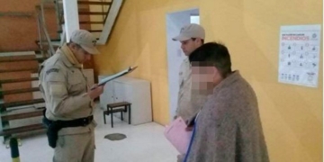 Prefectura rescató a dos personas que cayeron al río en San Lorenzo