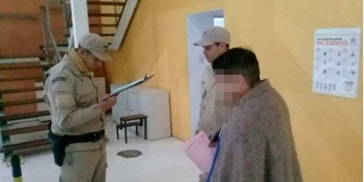 Prefectura rescató a dos personas que cayeron al río en San Lorenzo