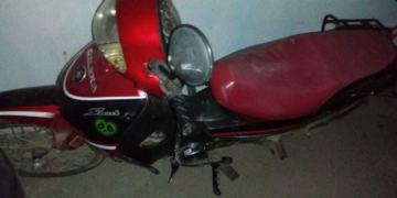 Una moto y una bicicleta colisionaron en el centro de la ciudad de San Genaro