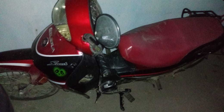 Una moto y una bicicleta colisionaron en el centro de la ciudad de San Genaro