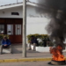 Paro por tiempo indeterminado en la Comuna de Gaboto con quema de cubiertas