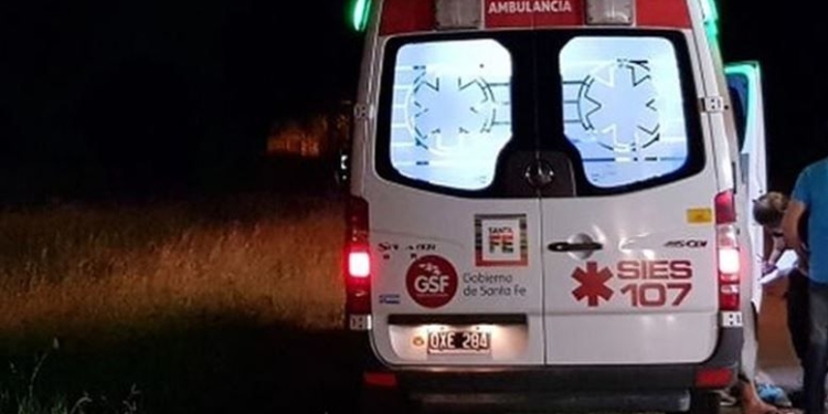 Ruta 11: viajaba en moto, metió el pie en la rueda y terminó hospitalizado