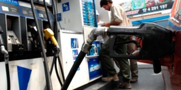 En agosto vuelve a aumentar el combustible