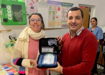 El SAMCo de Serodino recibió un desfibrilador y habrá una capacitación para instituciones