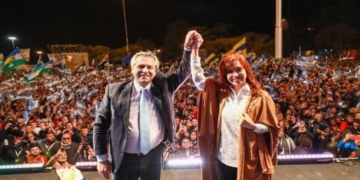 Los Fernández arrasaron en la región y el país