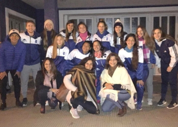 Las chicas de Alba partieron a Carlos Paz para participar de un torneo internacional