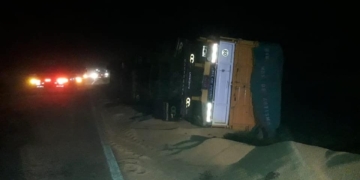 Totoras: impactante vuelco de un camión en Ruta 91