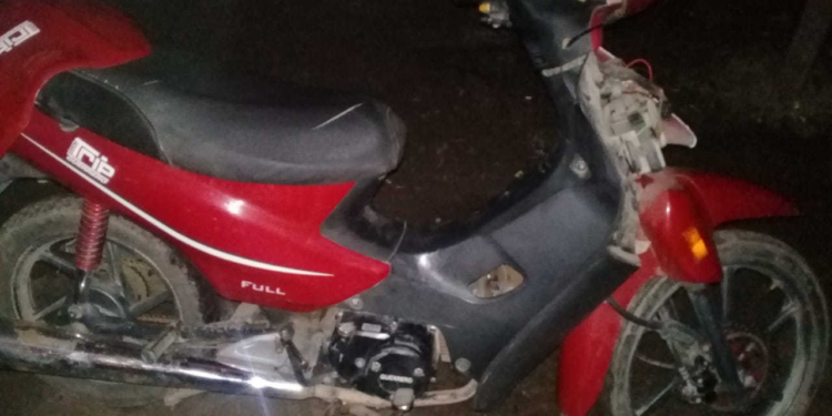 Gaboto: dejó su moto en la vereda por pocos minutos, la robaron y fue recuperada