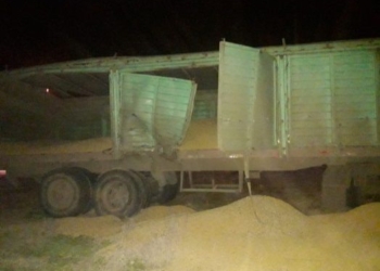 Un camión fue impactado por un tren en Díaz y perdió su carga