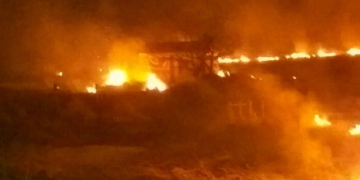 Impactante incendio de pastizales entre Díaz y Monje