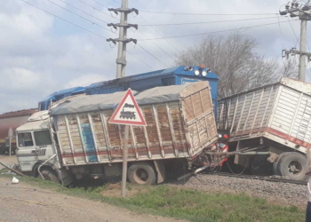 MIlagro en las vías: un tren atropelló a un camión en Timbúes
