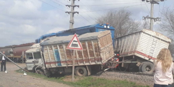 MIlagro en las vías: un tren atropelló a un camión en Timbúes