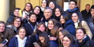 Macri recibió a alumnos de la región y les hizo un llamativo pedido