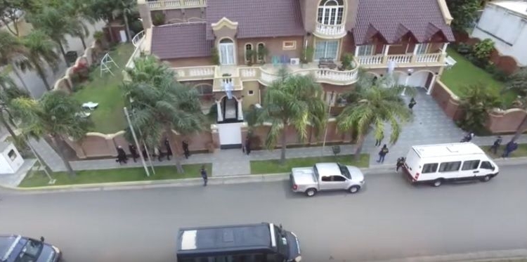 [VIDEO] Un dron filmó la llegada de la policía a la mansión de Juárez