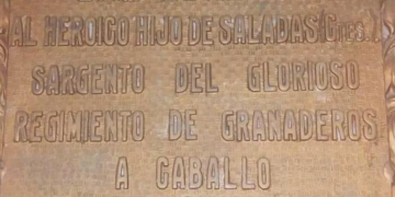 Dos menores robaron una placa en honor al Sargento Cabral en San Lorenzo