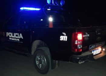 Un joven falleció y otro resultó herido en un accidente entre un auto y  una moto