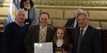 Tras sus logros en el ajedrez, Lucía Izaguirre fue reconocida en el Senado