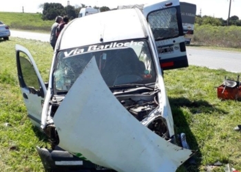 Barrancas: fuerte impacto entre dos vehículos en autopista