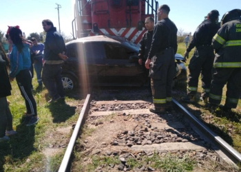 Milagro en la región: madre e hijo fueron arrastrados por el tren