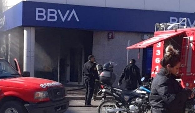 Un incendio dentro del Banco Francés causó temor en San Lorenzo