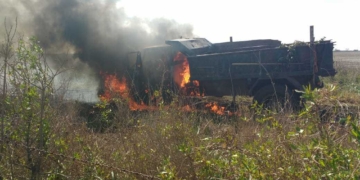 Un camión de la Comuna de  San Fabián ardió en llamas a la vera de la autopista
