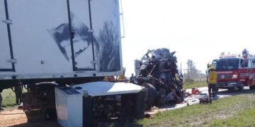 Impactante accidente en Ruta 34: un camionero atrapado