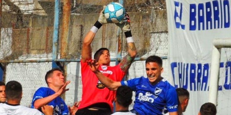 Con gol del macielense Mune, Argentino de Rosario venció al puntero