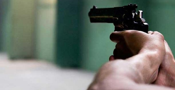 Una bala perforó el pantalón de una suboficial atacada por un delincuente